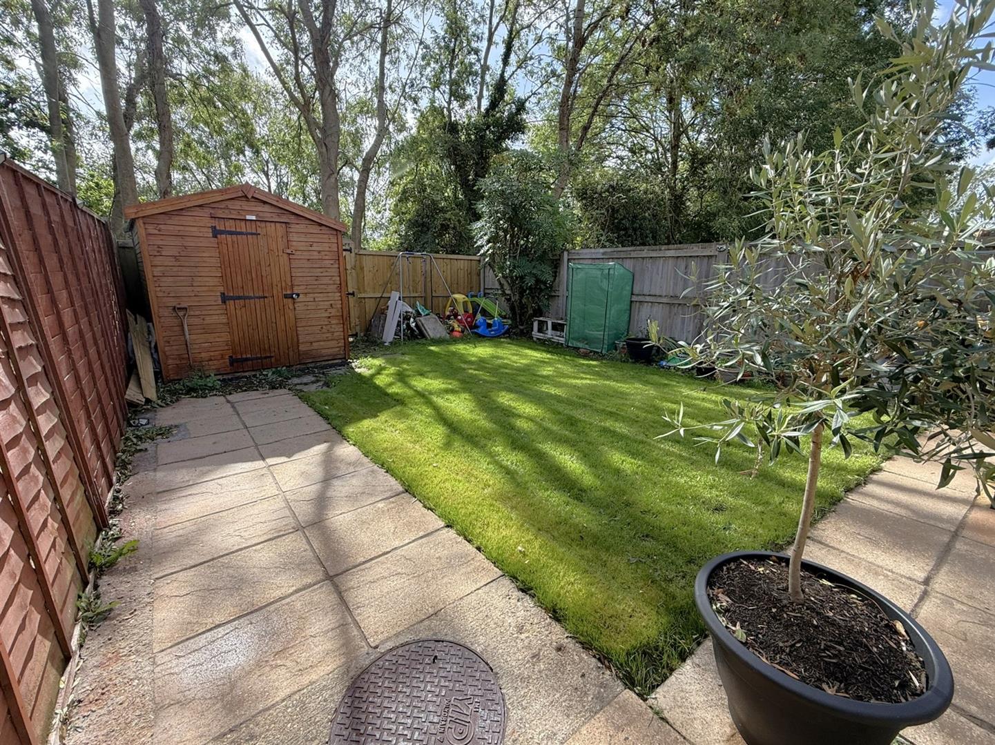 James Close, Chippenham